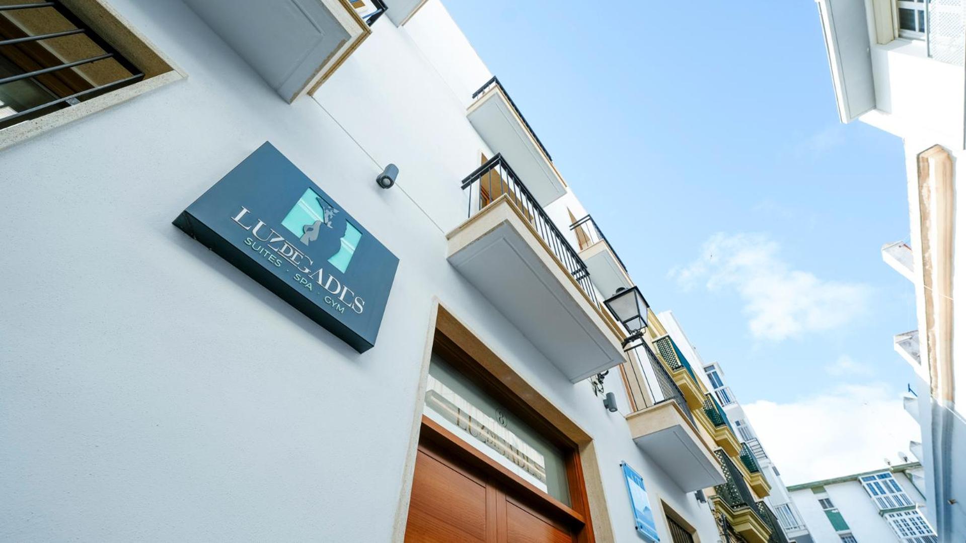 Aparthotel Luz De Gades - Suites Spa Gym - Adults Only Cádiz Eksteriør billede